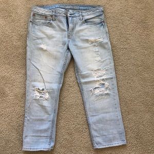 American Eagle Distressed Capris